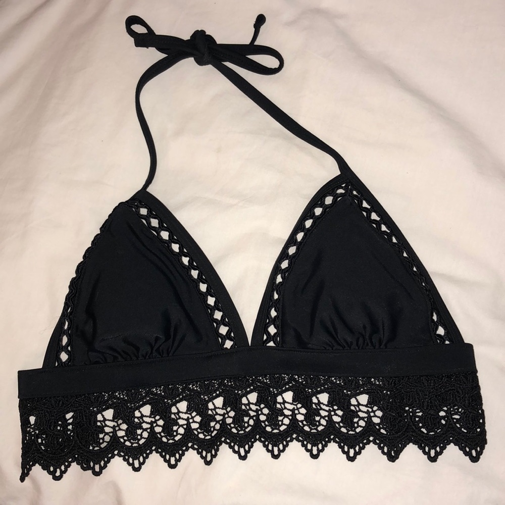 Black bikini